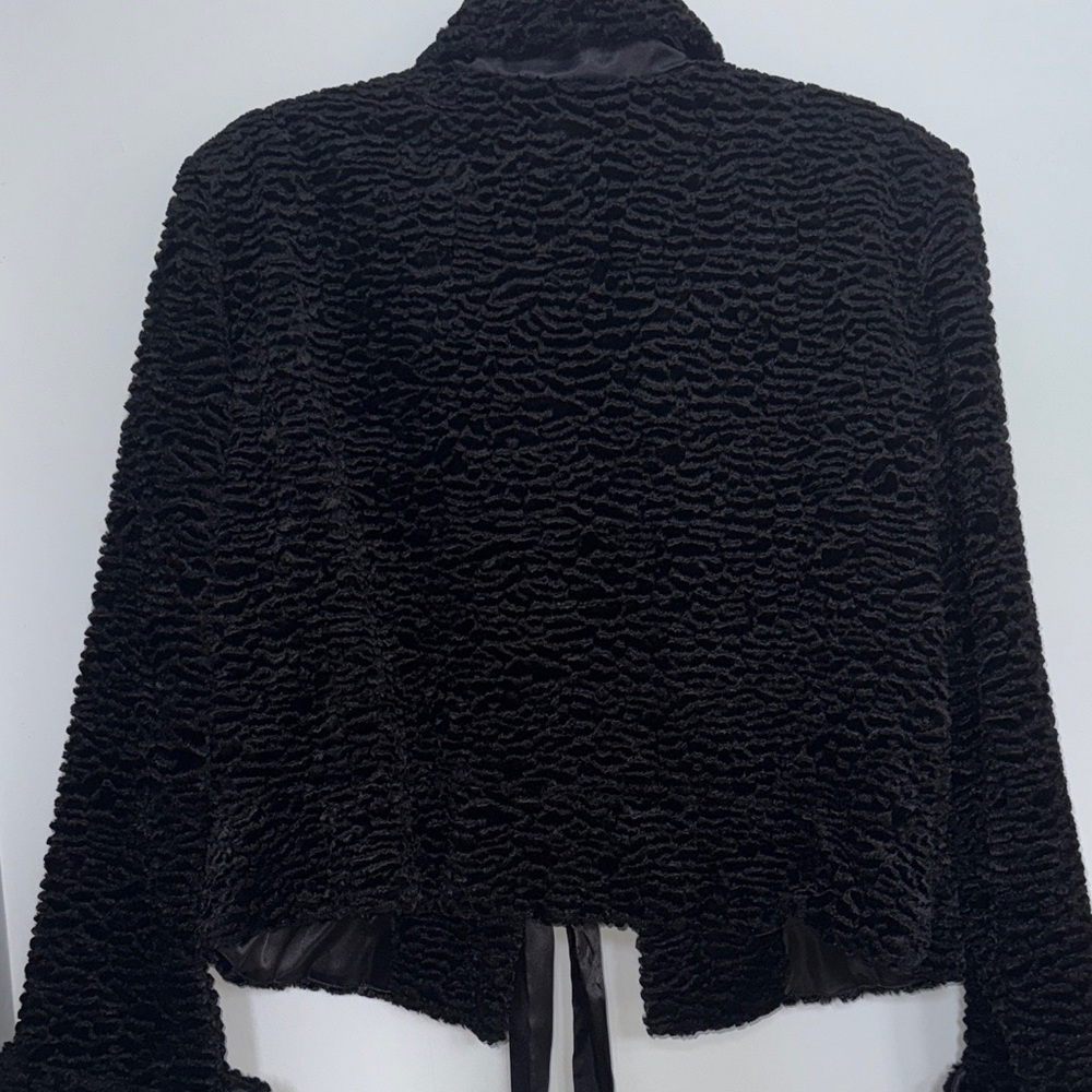 Chic Black Textured Teddy Jacket - Picture 9 of 10
